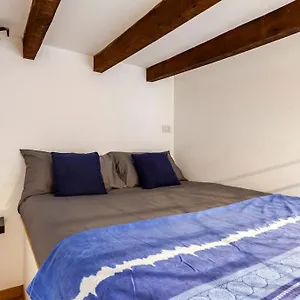 luxury-loft-on-the-duomo-wifi-netflix.it-lombardy.com/